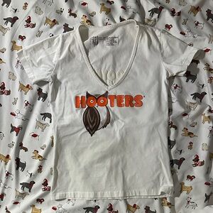Hooters White t shirt